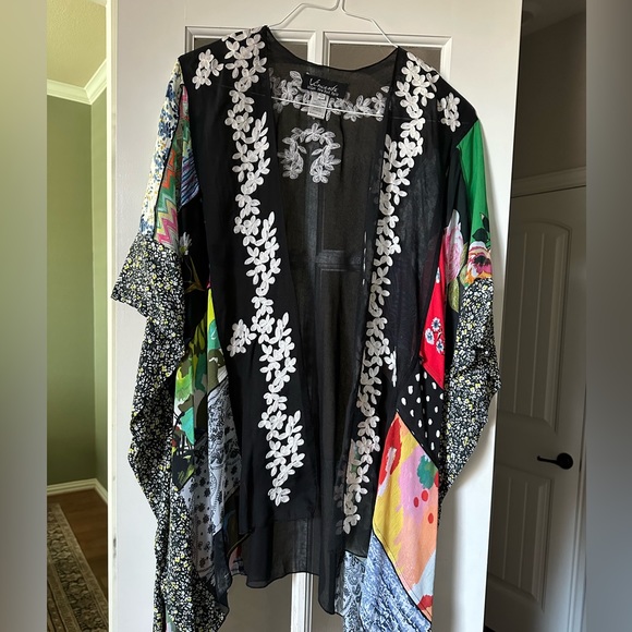 Beautiful Vincente ladies kimono - Picture 1 of 2